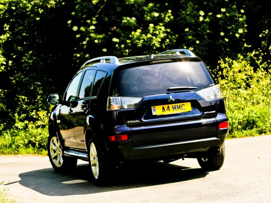  Mitsubishi Outlander Juro 2010 года  (фото 7 из 7)